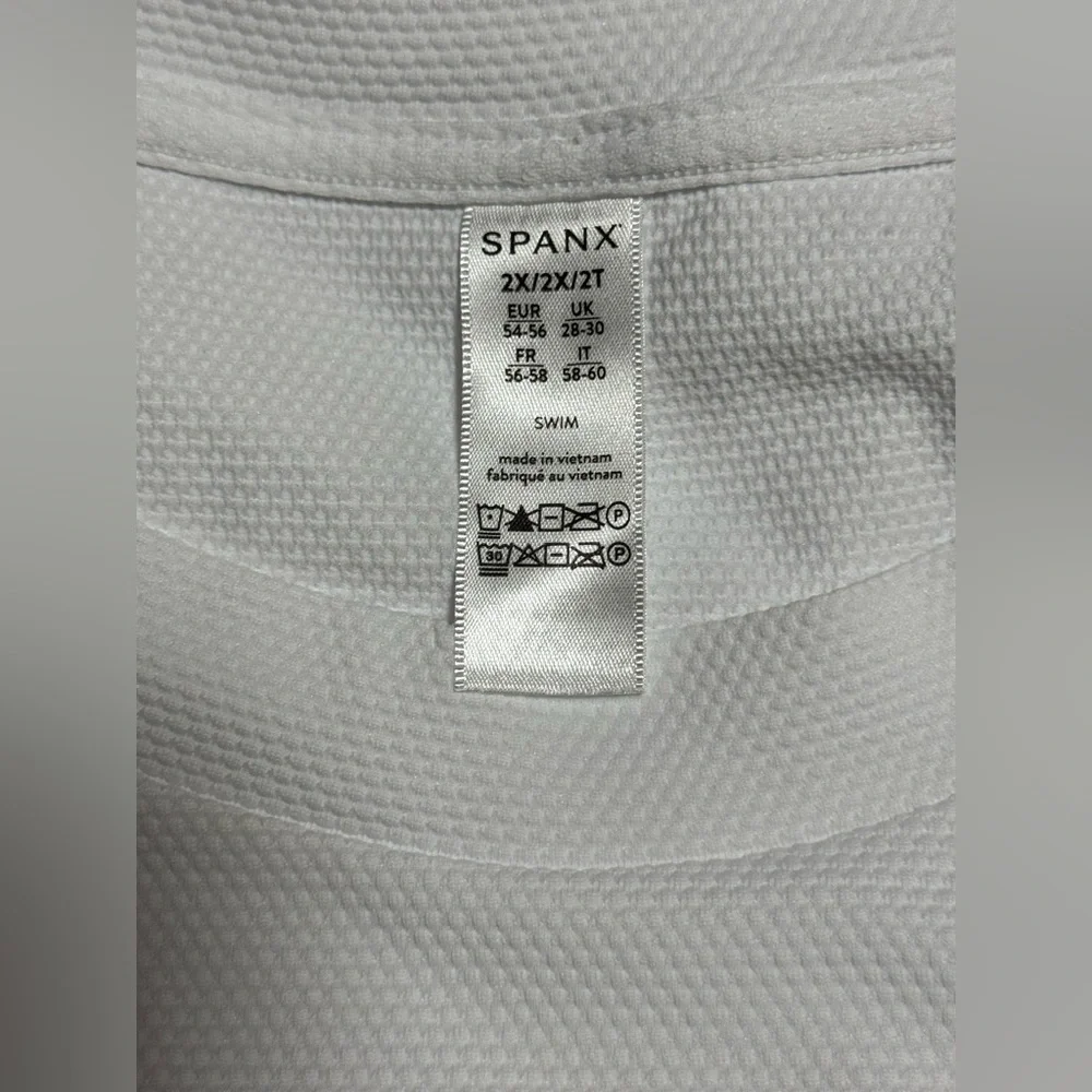 SPANX Pique Long Sleeve Swim Shirt
Crisp White ~ NWT - Picture 9 of 13